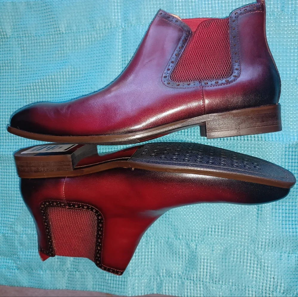 Red and Black Leather Boots with Sleek Design